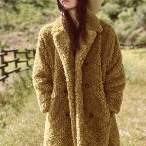 The Great Vintage Plush Teddy Coat Jacket in Harvest Gold